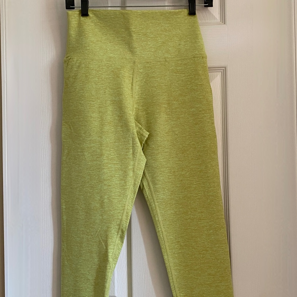 OFFLINE BY AERIE The Hugger Legging in Light Green Yellow- Large L -  NWT - Picture 2 of 9